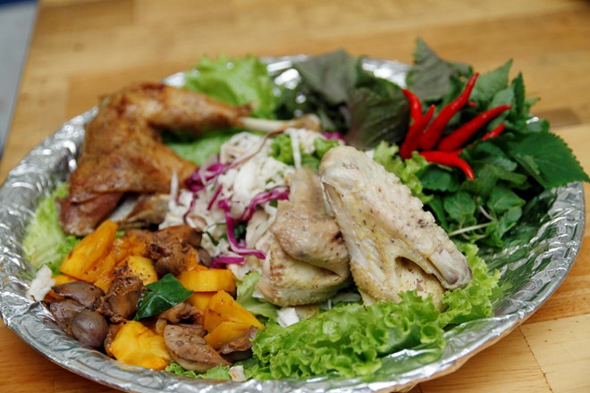 Ngất ng&acirc;y với mẹt heo rừng ở Qu&aacute;n Đ&ecirc;m 6