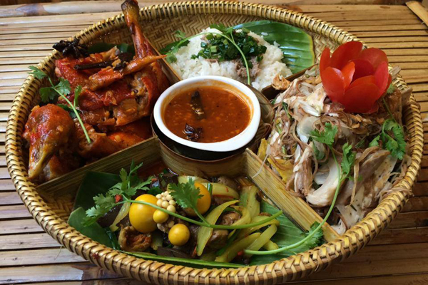 G&agrave; l&ecirc;n m&acirc;m