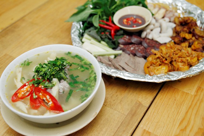 Ngất ng&acirc;y với mẹt heo rừng ở Qu&aacute;n Đ&ecirc;m 1