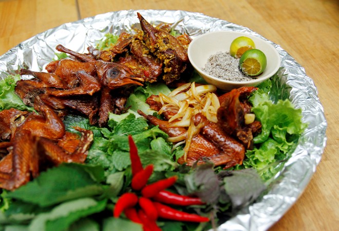 Ngất ng&acirc;y với mẹt heo rừng ở Qu&aacute;n Đ&ecirc;m 4