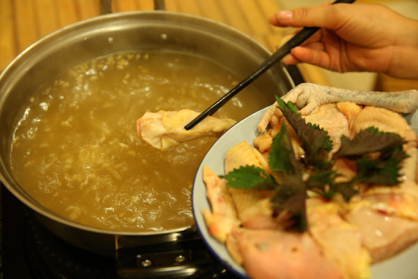 Lẩu g&agrave; bỗng rượu