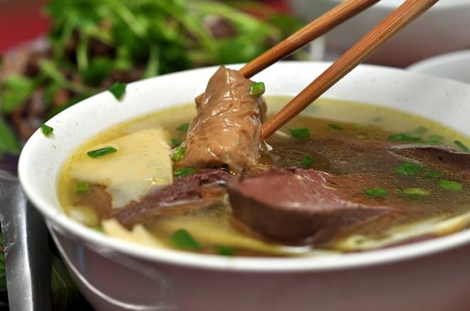 Bún chả ngan nướng phố Hàng Bông 5