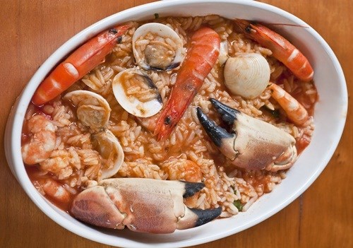 Cơm hải sản Bồ Đ&agrave;o Nha