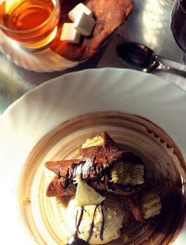 Cannoli, b&aacute;nh r&aacute;n nh&acirc;n kem