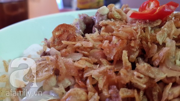 Qu&aacute;n bun b&ograve; Nam Bộ ở phố Phan Bội Ch&acirc;u 3