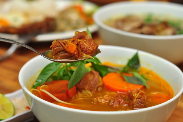 Hủ t&iacute;u b&ograve; kho