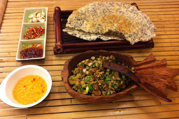 Hến trộn x&uacute;c b&aacute;nh đa