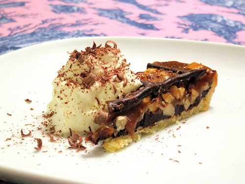 B&aacute;nh hạt phỉ chocolate caramel ở Bewitch