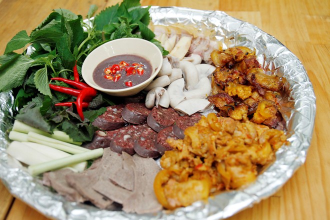 Ngất ng&acirc;y với mẹt heo rừng ở Qu&aacute;n Đ&ecirc;m 2