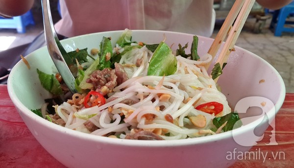 Qu&aacute;n b&uacute;n b&ograve; Nam Bộ ở phố Phan Bội Ch&acirc;u 4