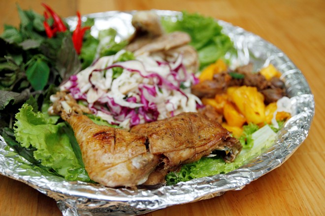 Ngất ng&acirc;y với mẹt heo rừng ở Qu&aacute;n Đ&ecirc;m 5