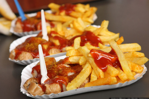 M&oacute;n Currywurst - Đức