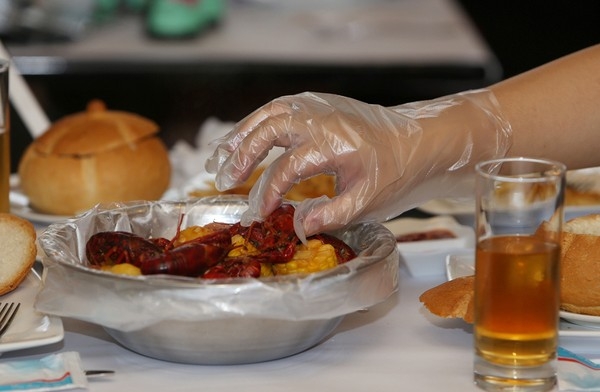 T&ocirc;m h&ugrave;m chế biến theo phong c&aacute;ch California