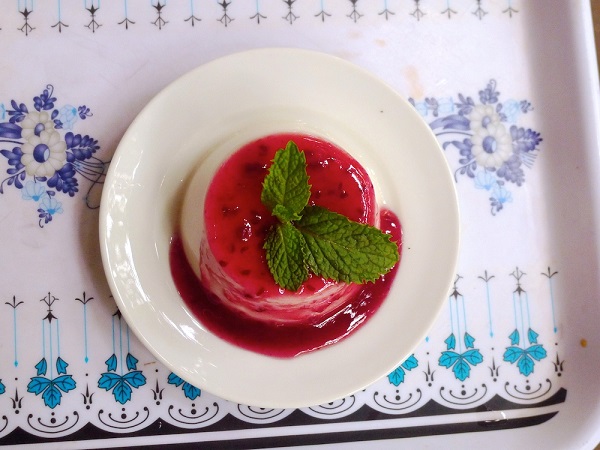 Đến T&ocirc; Hiến Th&agrave;nh ăn Panna Cotta v&agrave; ch&egrave; pudding 2