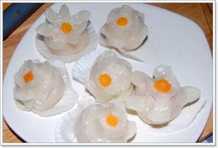 Há cảo tôm hình hoa hồng - Món quà ý nghĩa ngày 8/3